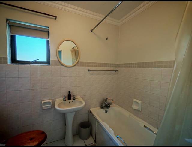2 BEDROOM APARTMENT FOR SALE IN UMHLANGA CENTRAL